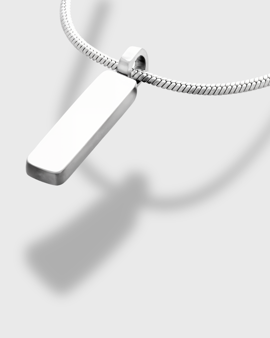 CARDIERO – SQUARE CHAIN PENDANT