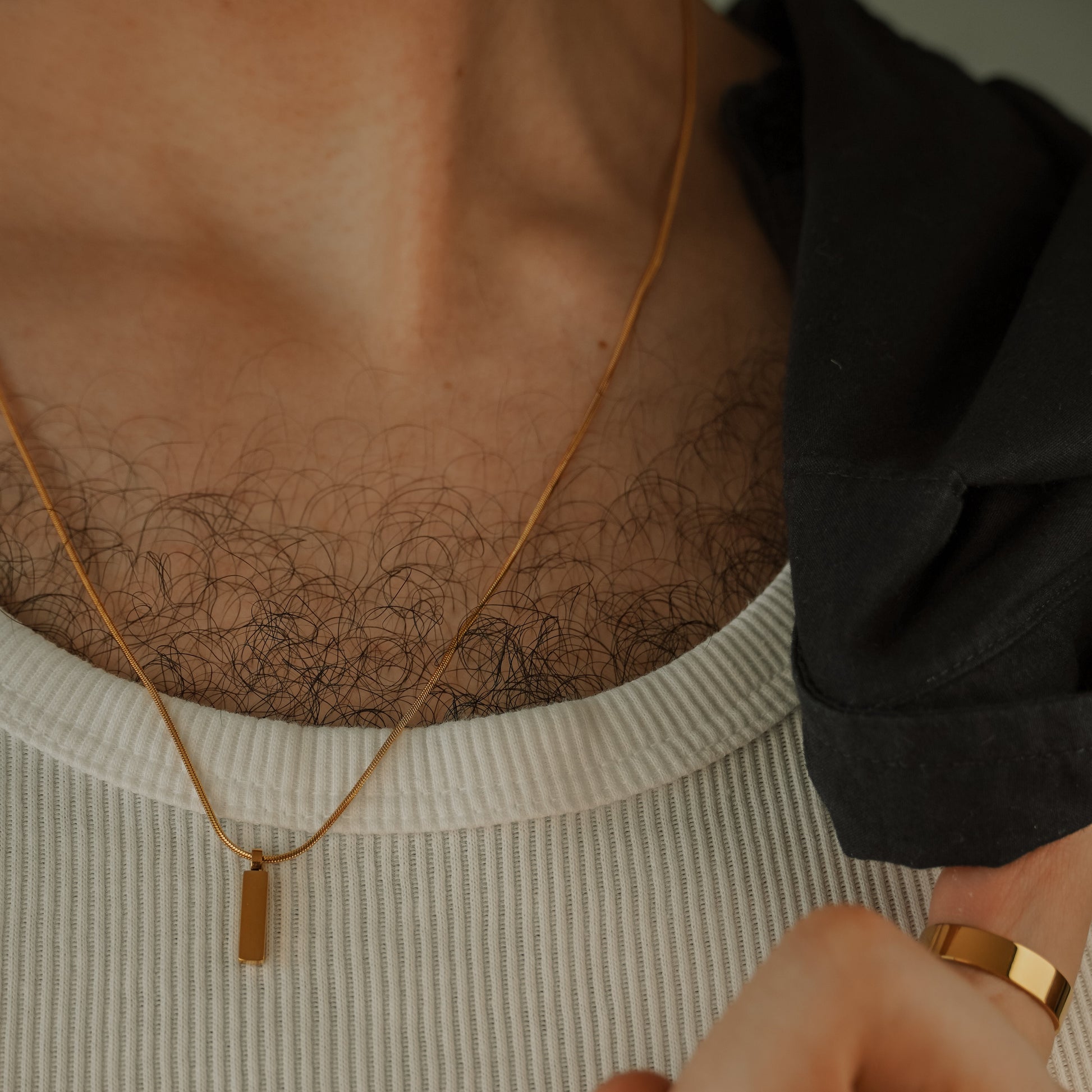 CARDIERO – SQUARE CHAIN PENDANT